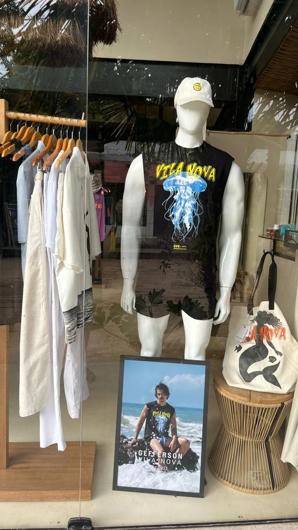 Vitrine da loja com peças de Gefferson Vila Nova por Divulgação