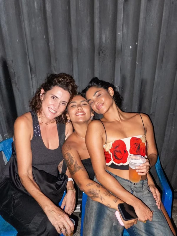 Lucy Alves assume namoro com Julia Britz e troca declarações nas redes sociais por Reprodução/Instagram