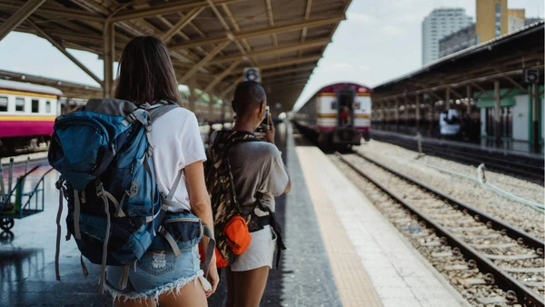 Modelo cresce na Itália e atrai jovens que querem viver na Europa gastando quase nada