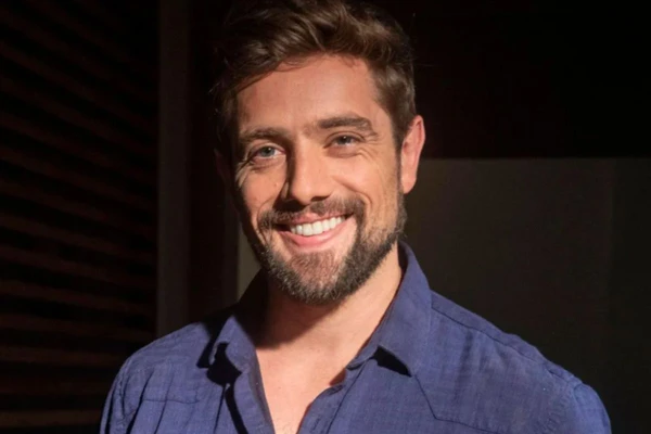 Rafael Cardoso surpreendeu fãs