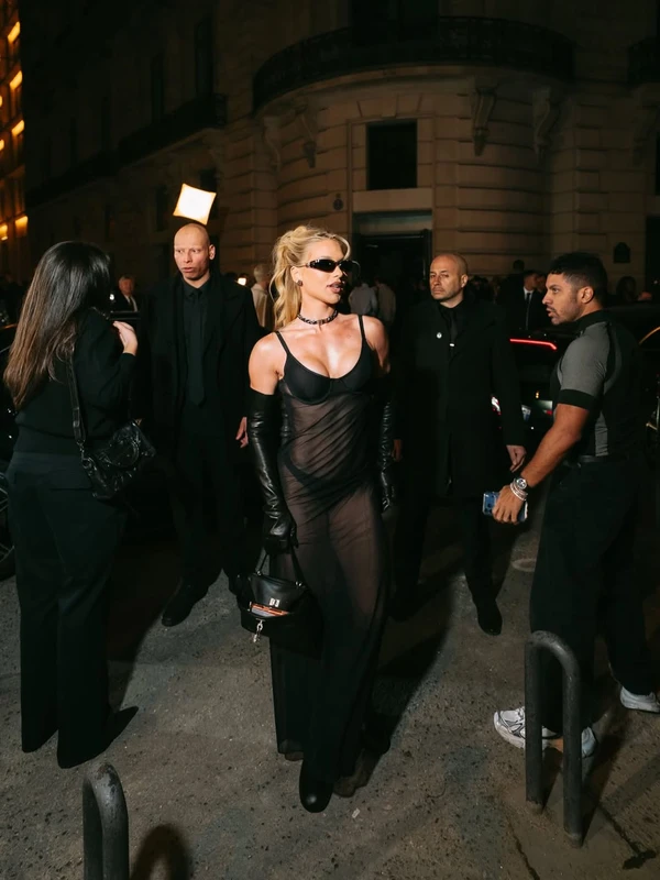 Virginia Fonseca em Paris por Reprodução/Instagram