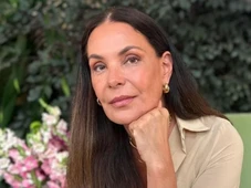 Imagem - Carolina Ferraz relembra assassinato do pai e desabafa: 'Isso me mudou completamente'