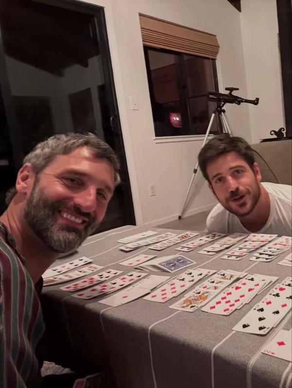 Casa no deserto da Califórnia vira refúgio de descanso de Marco Pigossi e Marco Calvani durante temporada nos EUA por Reprodução/Instagram