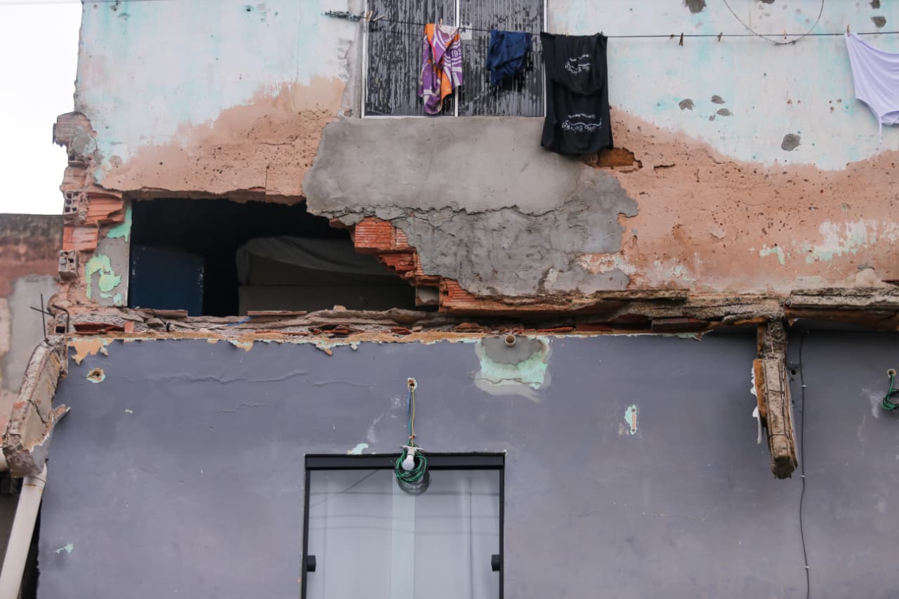 Desabamento de marquise na Ribeira por Arisson Marinho/CORREIO