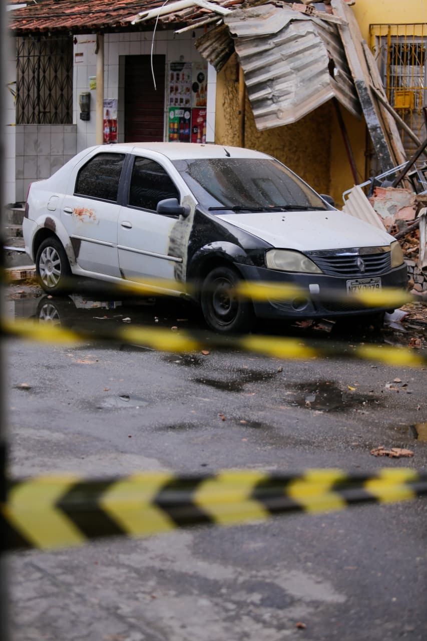 Desabamento de marquise na Ribeira por Arisson Marinho/CORREIO