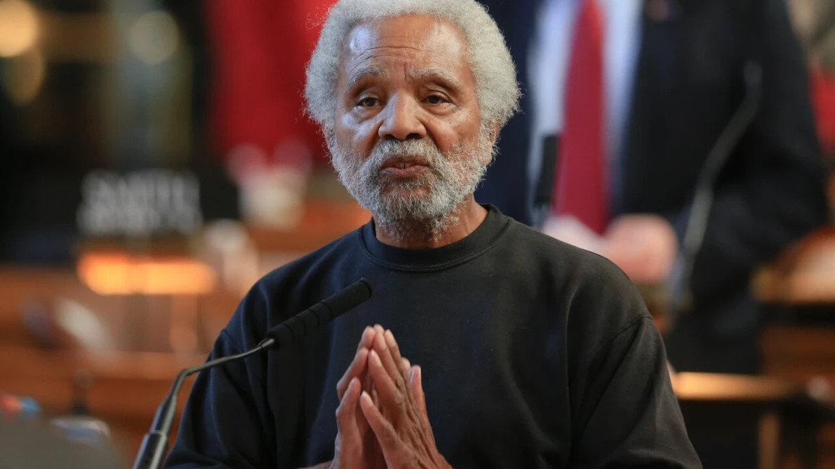 O homem que processou Deus