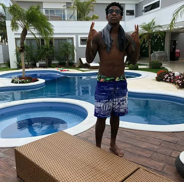 Mansão de Gil, ex- zagueiro por Reprodução