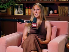 Imagem - Apresentadora do Globo de Ouro revela que 'meio que gosta' quando namorado se relaciona com outras mulheres