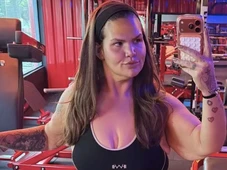 Imagem - Thais Carla mostra novo shape após perder 85 kg e revela 'descoberta' no corpo: 'Desapareceu'