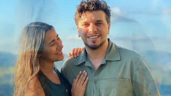 Casal de Feira de Santana realiza sonho no 'Fábrica de Casamentos' do SBT por Reprodução/SBT