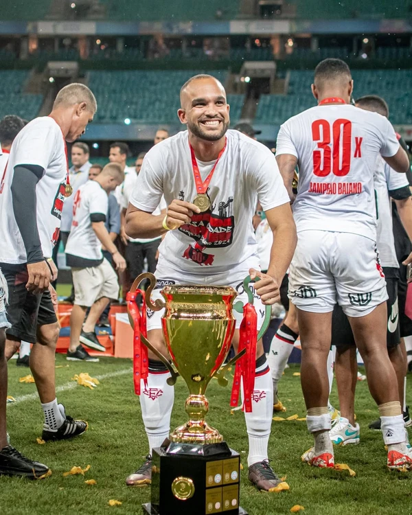 João Victor pelo Vitória por Reprodução/Redes Sociais