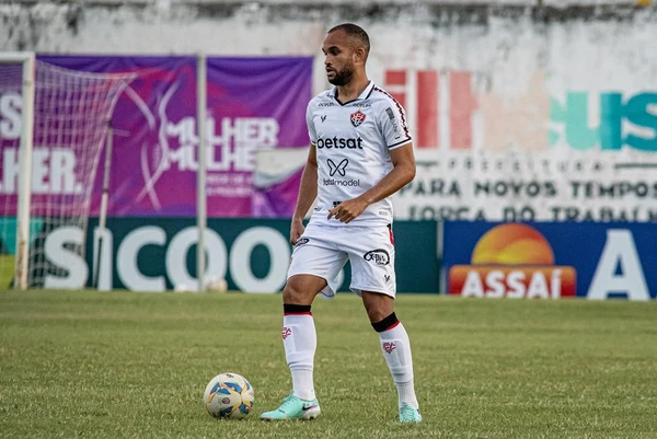 João Victor pelo Vitória por Reprodução/Redes Sociais