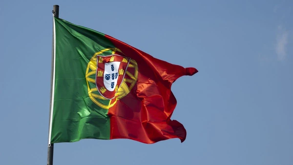Portugal aprova lei que restringe cidadania de brasileiros