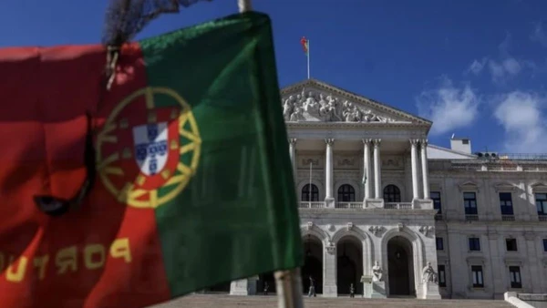 Portugal aprova lei que restringe cidadania de brasileiros por Patrícia de Melo Moreira/AFP