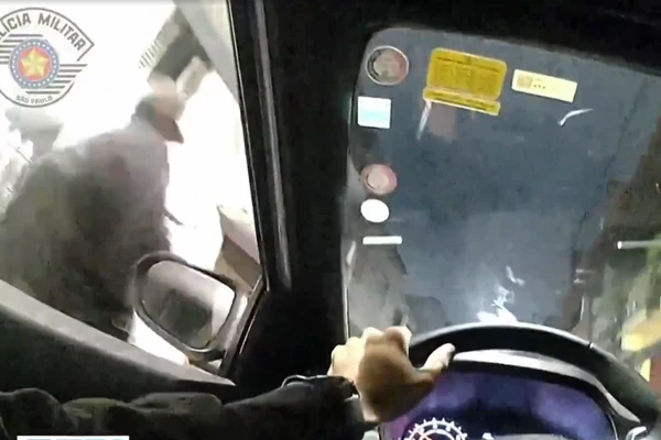 Soldado PM Yasmin atirou em mulher durante discussão por Reprodução