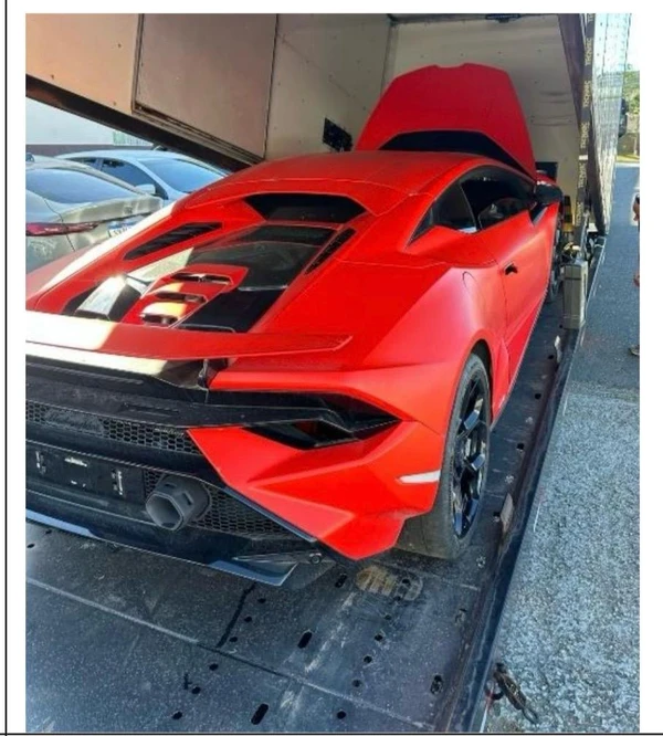 Lamborghini de ‘Nanan Premiações’ é leiloada por R$ 3 milhões por Reprodução