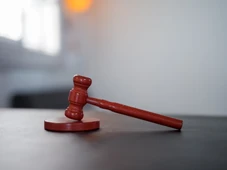 Imagem - Marido é acusado de obrigar esposa a se prostituir para 120 homens