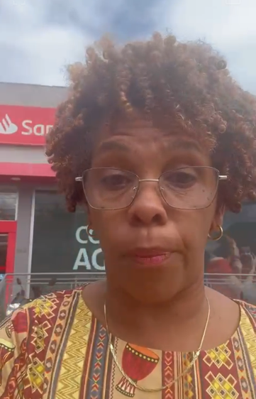 Cliente foi informada que conta corrente será encerrada por Acervo pessoal