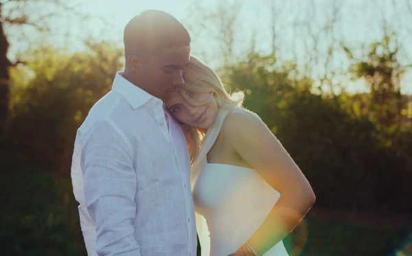 Endrick e Gabriely Miranda anunciam gravidez