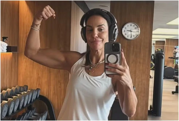 Ivete Sangalo dança em treino e exibe braço torneado 