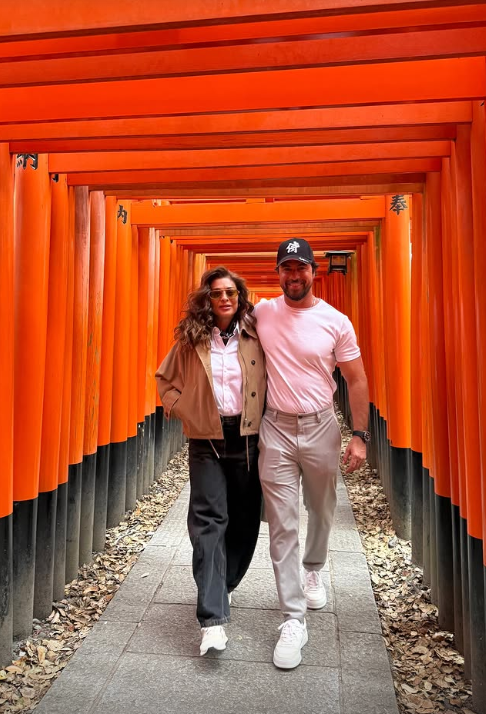 Atriz e empresário em viagem romântica por Reprodução | Instagram