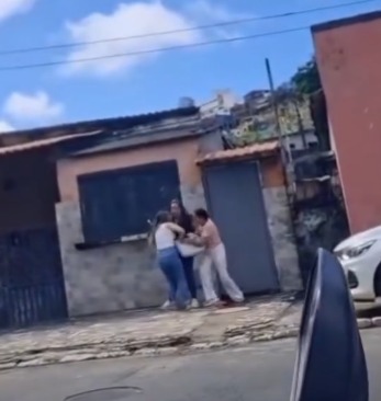 Estagiária de UBS  foi desligada de prefeitura baiana após bater em idosa por Reprodução/ Redes sociais