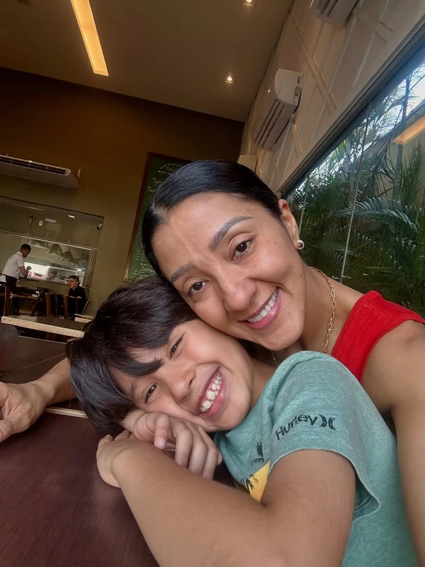 Queda em brincadeira leva a descoberta de câncer raro no cérebro em menino de 8 anos por Reprodução/Redes sociais