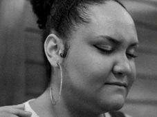 Imagem - Cantora gospel Carolina Beatriz morre após ser arremessada de brinquedo em parque de diversões; outros 3 ficam feridos