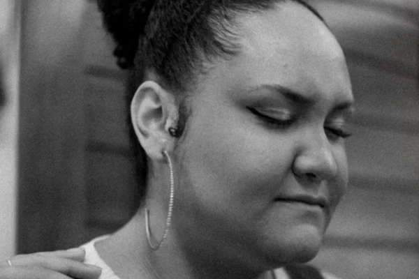 Cantora gospel Carolina Beatriz morre em parque de diversões