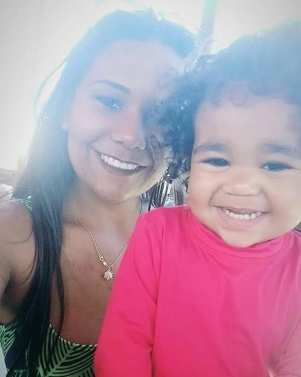 Chaiany com a filha, Lara por Reprodução