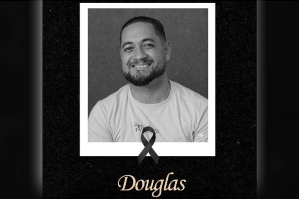 Douglas foi morto quando voltava para casa por Reprodução