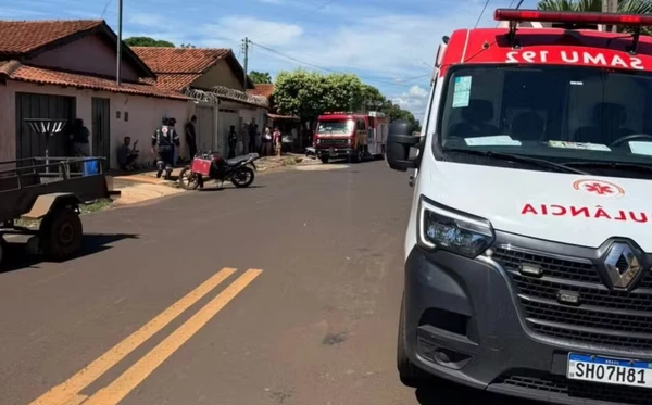 Equipes de resgate foram acionadas após criança ficar com a cabeça presa em janela