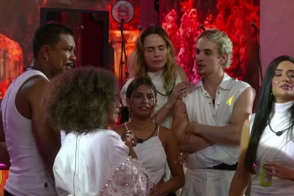 Gabriela e Marciele reclamaram de atitude do cantor Xamã durante festa e entenderam quem são os “queridinhos” do público; entenda