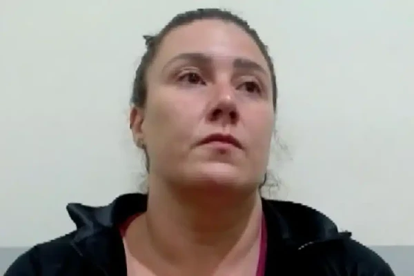 Mulher matou marido durante briga em apartamento por Reprodução