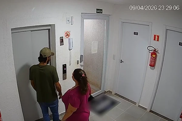 Mulher matou marido durante briga em apartamento por Reprodução