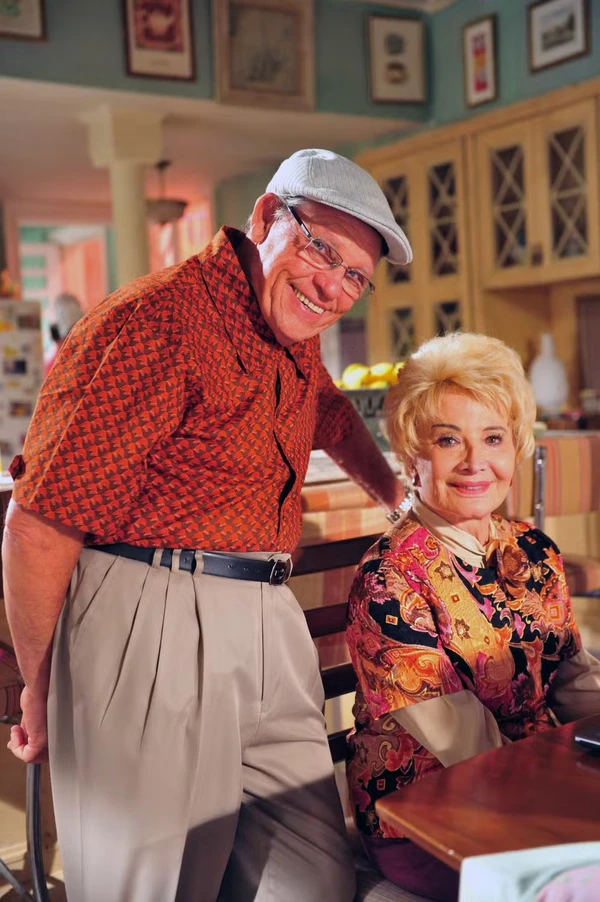 Silvio Matos e Gloria Menezes na série 'Família Paraíso' (Globo, 2022) por João Miguel Junior/TV Globo