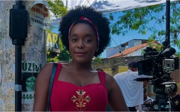 Atriz de ‘Três Graças’ brinca sobre desemprego e viraliza com desabafo nas redes