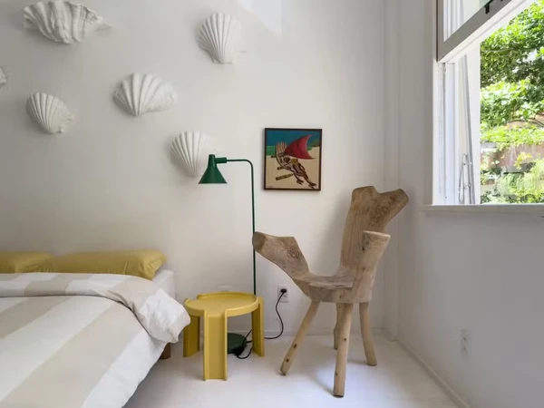 Ex-GNT, arquiteto Maurício Arruda abre apartamento de férias no Rio por Reprodução/Instagram/Lufe Gomese