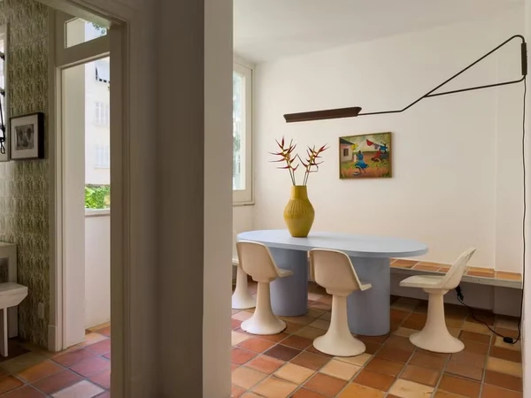 Ex-GNT, arquiteto Maurício Arruda abre apartamento de férias no Rio por Reprodução/Instagram/Lufe Gomese