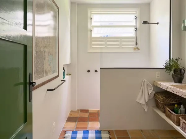 Ex-GNT, arquiteto Maurício Arruda abre apartamento de férias no Rio por Reprodução/Instagram/Lufe Gomese