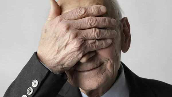 Violência patrimonial muitas vezes acontece dentro de casa e de forma silenciosa. por Pexels, olly 