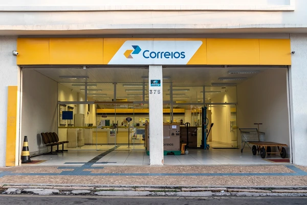 Podem se candidatar jovens de 14 a 21 anos completos no ato da contratação, que estejam cursando o ensino fundamental ou médio ou que já tenham concluído o ensino médio