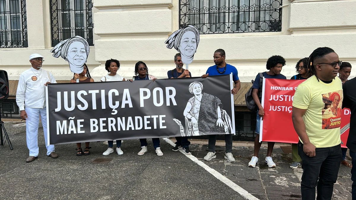 Protesto antes de julgamento por Bruno Wendel/CORREIO
