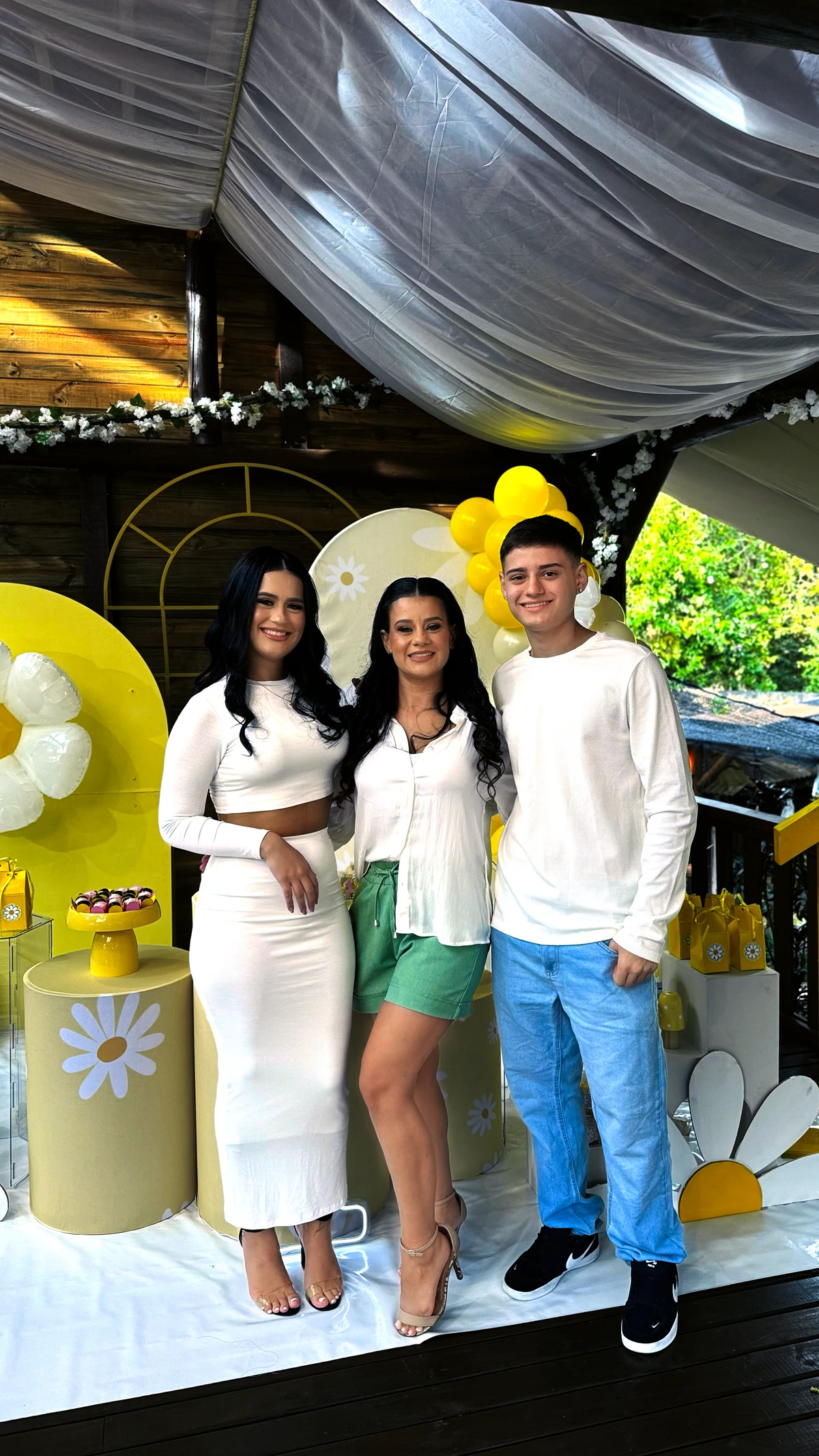 Rayne Luiza no mêsversário de Aurora por Reprodução