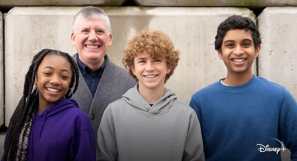 Walker Scobell com o escritor de "Percy Jackson", Rick Riordan por Reprodução/Instagram