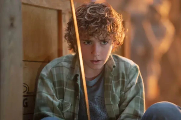 Walker Scobell interpreta Percy Jackson