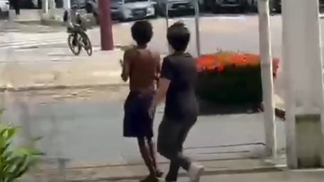 Agressão foi filmada por Reprodução