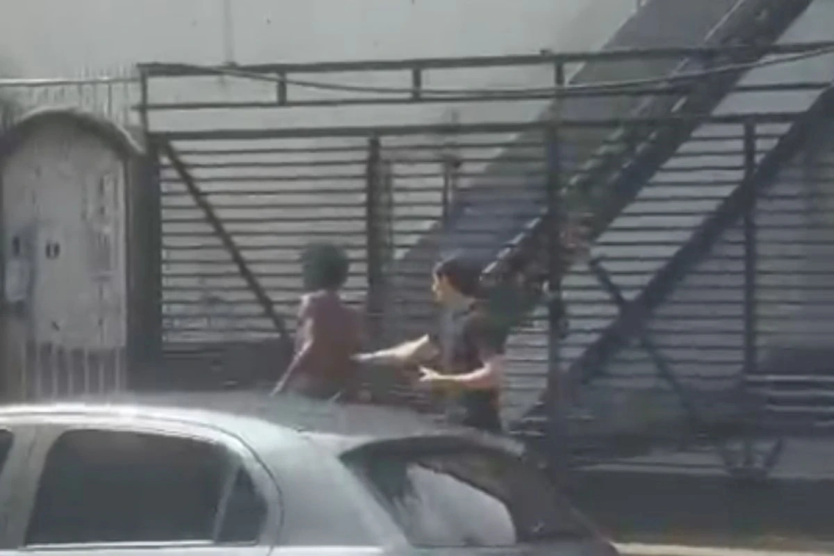 Agressão foi filmada por Reprodução