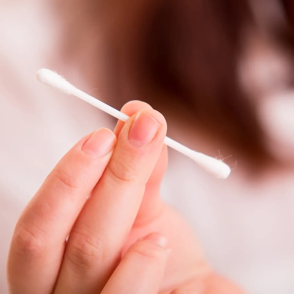 Desafio do cotonete pode causar danos irreversíveis por Reprodução