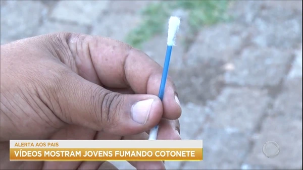 Desafio do cotonete pode causar danos irreversíveis por Reprodução